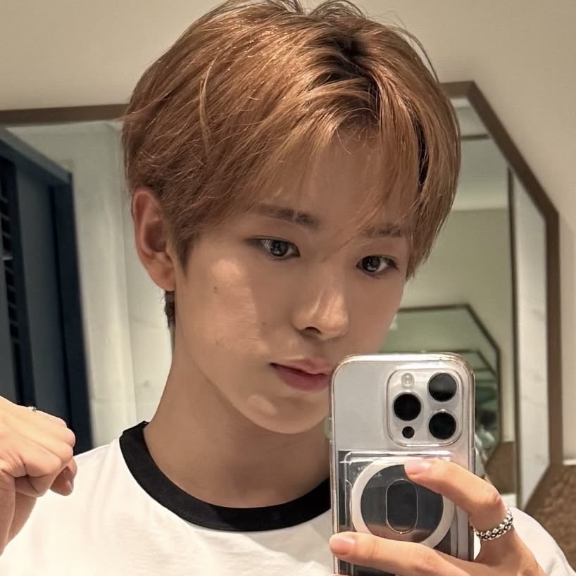 yushistars's tweet photo. looks like a cinnamon roll… is a cinnamon roll! 

#nsd #YUSHI #NctzenSelcaDay #유우시 https://t.co/37yease3MQ