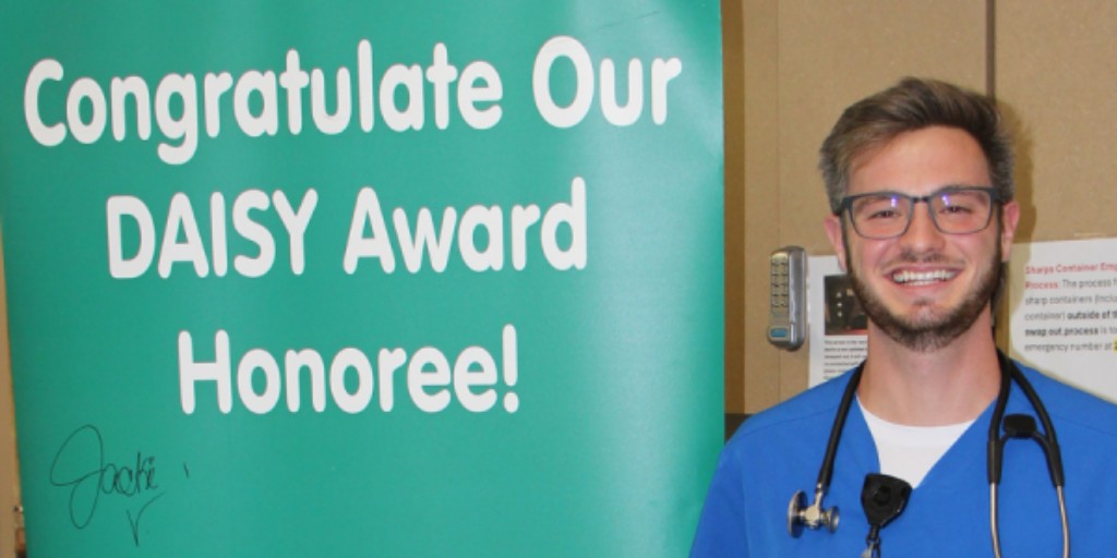 TempleHealth's tweet photo. Congratulations to Frank Riehl, RN, at Temple University Hospital–Main Campus, the recipient of the prestigious DAISY Award! 🌼

His compassion, dedication, and commitment to exceptional patient care make a difference every day.

Read more: https://t.co/MiCQEd9pRm https://t.co/hjBs9Cxf03