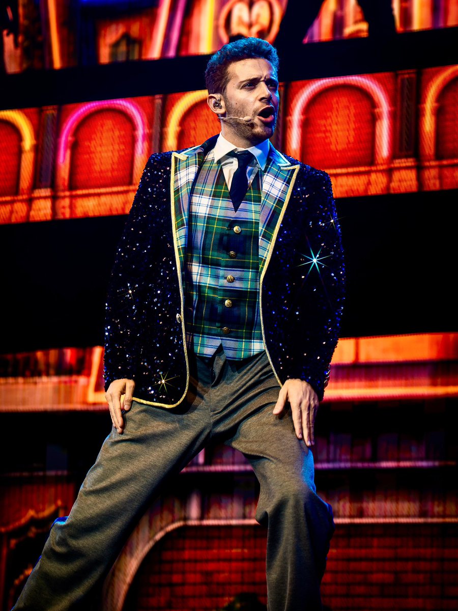 _RPMundial's tweet photo. FOTO | Nueva de @_ruggero en el primer show de #SoyLuna 🍓 https://t.co/L6DIqh4EGQ