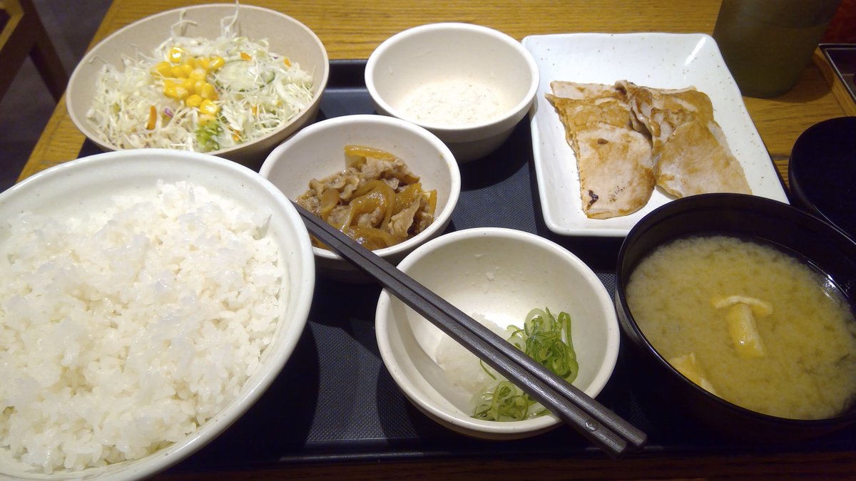 kappa303e's tweet photo. 朝から豚ロース焼肉（＋ミニ牛皿＋とろろ）定食食べるマン https://t.co/dE5zhi0Znw