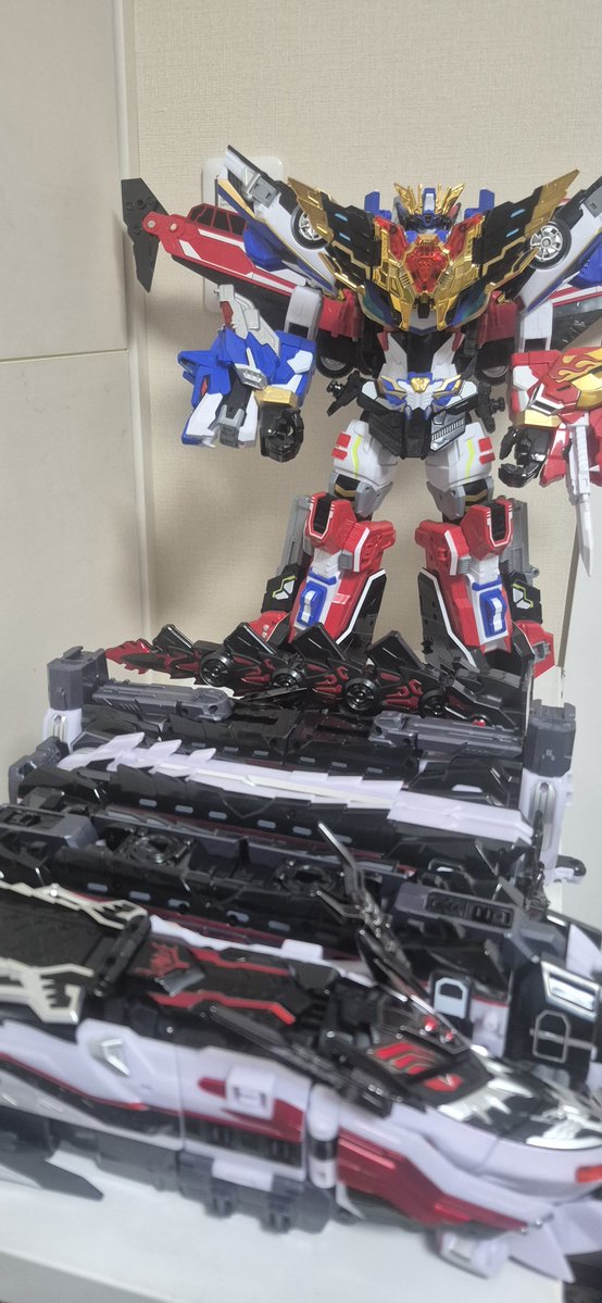 chiaki_kasagi's tweet photo. カードのドラゴンも連結できるとよかったような。#メタルカードボットW https://t.co/zWH97eeEbp