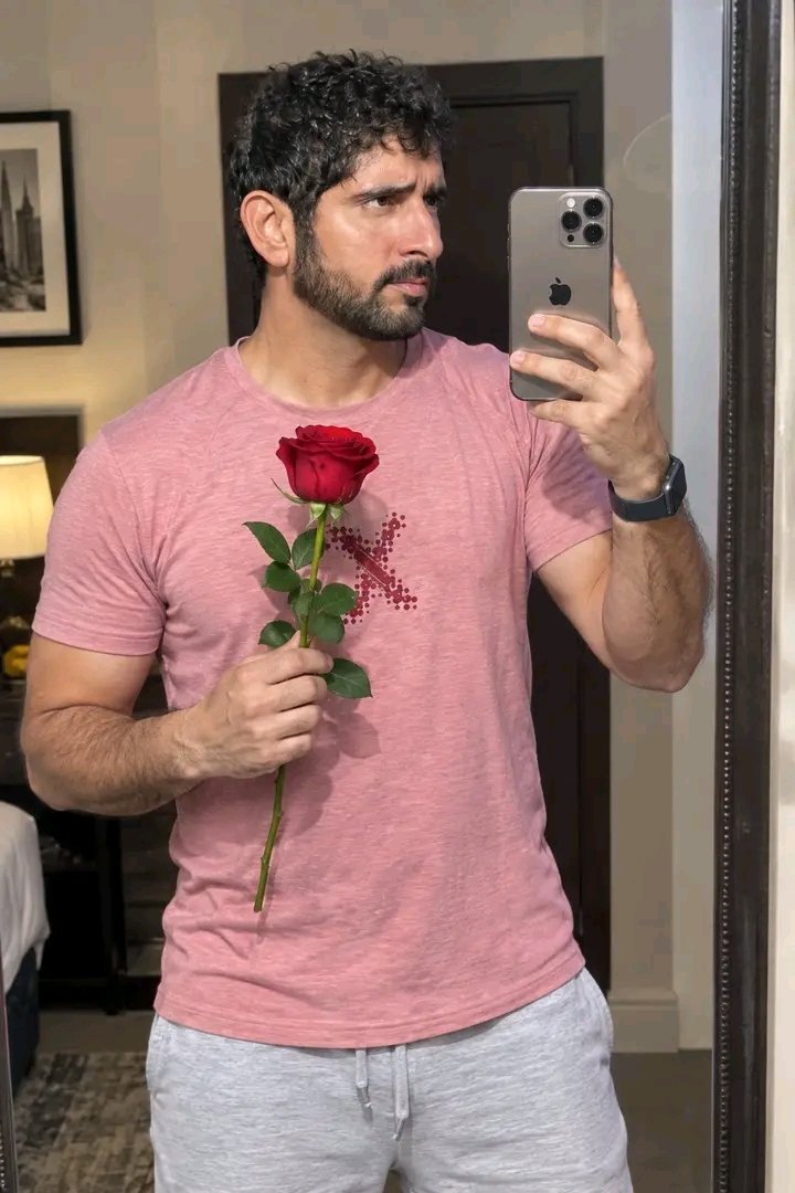 Fazza664's tweet photo. When will I finally have the pleasure of meeting you? ❤️❤️ I truly wish we could see the world together. I can’t wait for the day we’re finally together and can share beautiful moments side by side. 💕💕💖❤️
#fazza @nbc @NBCNews @USATODAY @dubaitv https://t.co/ia4X7NC7Tn
