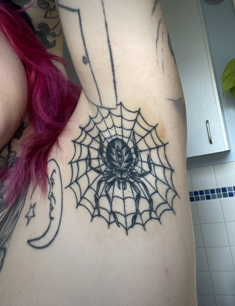 JohnNashwlfc's tweet photo. @MikeGarr1 $200 dm if you want the tattoo https://t.co/jpc1j4UOH5
