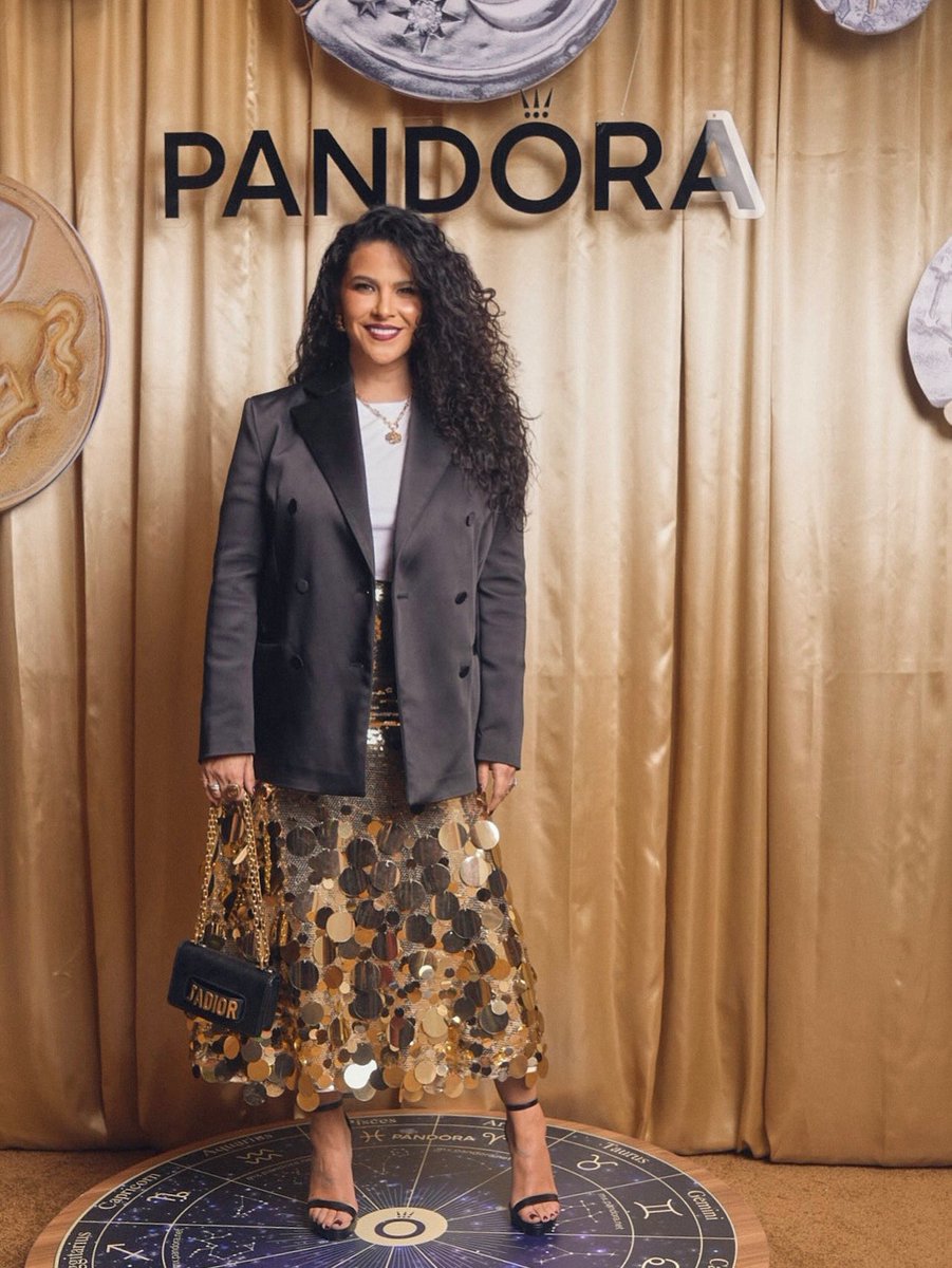 BOBOProduccion's tweet photo. BOBO management @litzyoficial en la presentación de Talismán de @theofficialpandora ✨ https://t.co/pVcsidCbzF