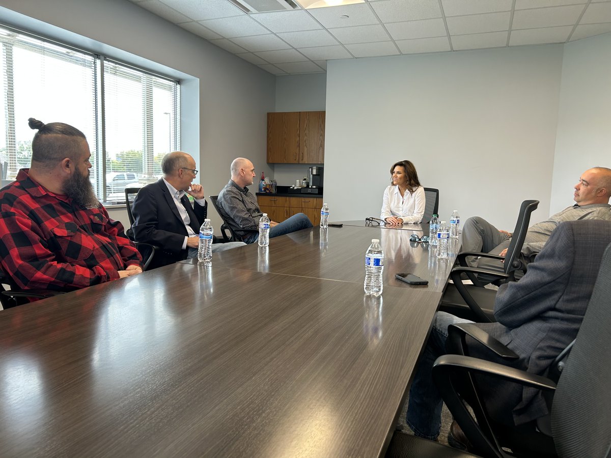 Michele_Tafoya's tweet photo. Great to tour Steamfitters Pipefitters Local 455 and see firsthand the skill, training, and craftsmanship that keep Minnesota’s economy moving.

Our skilled trades are essential to Minnesota’s future. In the U.S. Senate, I’ll fight to expand career and technical education, strengthen apprenticeship programs, and ensure more Minnesotans have the opportunity to build good careers, support their families, and get ahead through hard work.