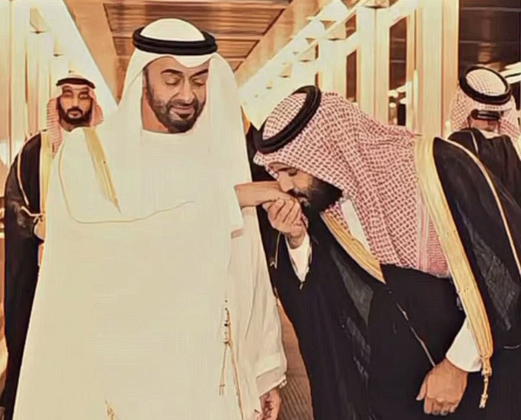 coulddbesh's tweet photo. زعيم الكره الارضيه سيدي بو خالد ربي يحفظه🫡 https://t.co/qi8teuFept