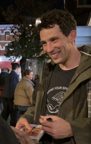 sxspirium's tweet photo. my fav genre of josh pics https://t.co/7bzKSqgdkt