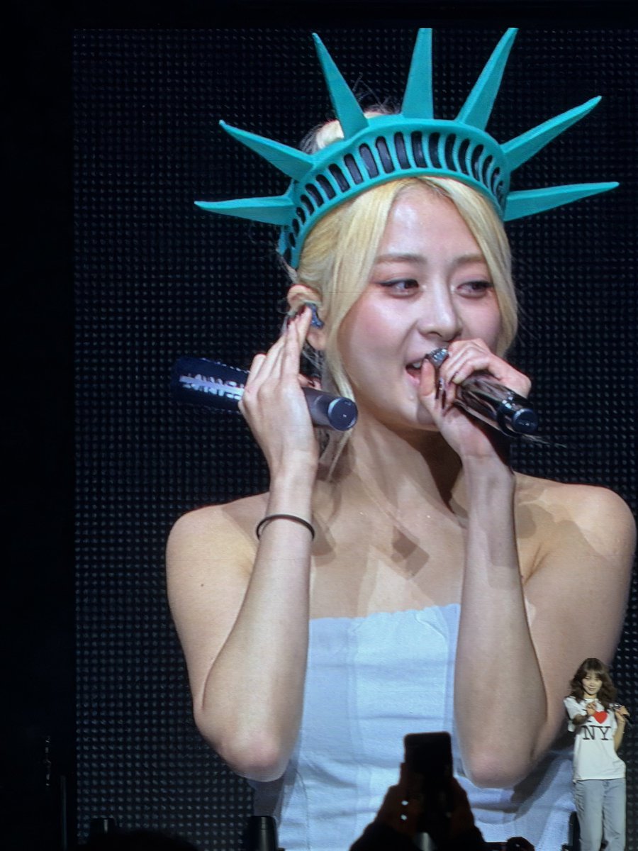 CHIEH318's tweet photo. 今天是 生日女神🎂👑

#PUREFLOW_IN_NEWARK 
#LE_SSERAFIM #르세라핌
#PUREFLOW
#PUREFLOW_IN_US https://t.co/OWwEMCeOtF