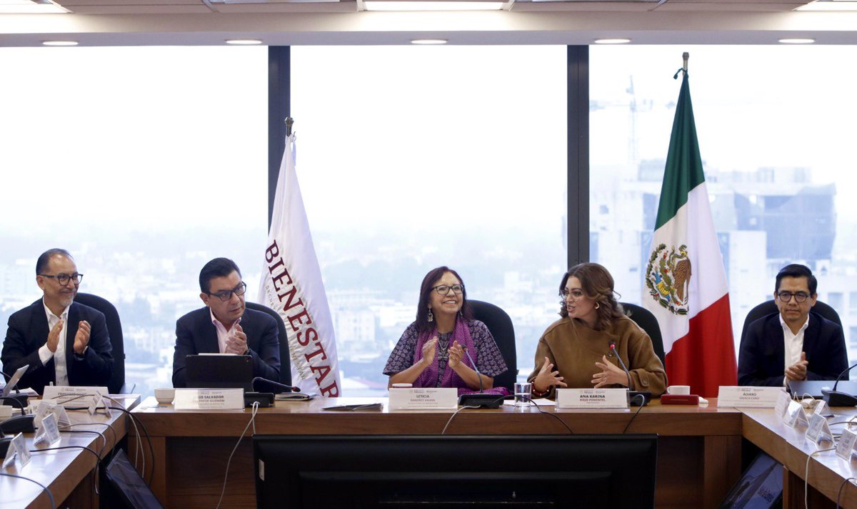 Letamaya's tweet photo. Me reuní con legisladoras y legisladores de la Comisión de Bienestar de la @Mx_Diputados, que preside la diputada @Karina_Rojo_P. 

Dialogamos en torno a las políticas de bienestar que se traducen en derechos, justicia y en mejores condiciones de vida para el pueblo.

Coincidimos en el compromiso de seguir trabajando para y por el #bienestar de todas y todos los mexicanos.