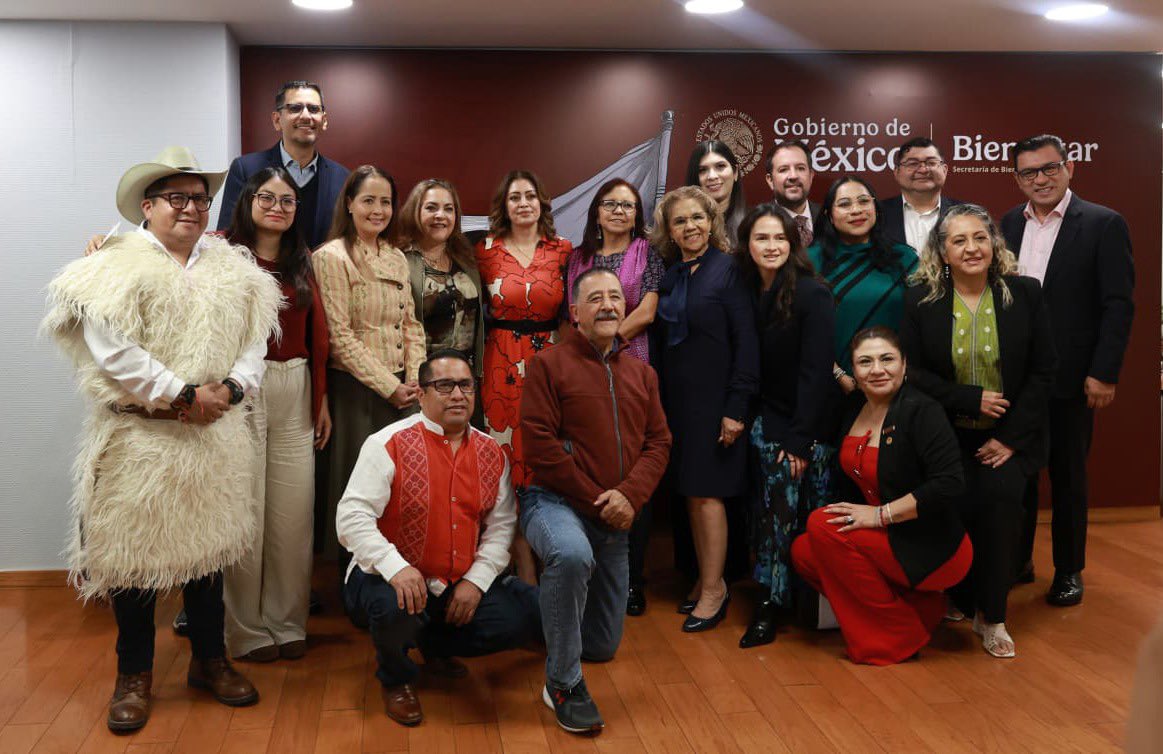 Letamaya's tweet photo. Me reuní con legisladoras y legisladores de la Comisión de Bienestar de la @Mx_Diputados, que preside la diputada @Karina_Rojo_P. 

Dialogamos en torno a las políticas de bienestar que se traducen en derechos, justicia y en mejores condiciones de vida para el pueblo.

Coincidimos en el compromiso de seguir trabajando para y por el #bienestar de todas y todos los mexicanos.