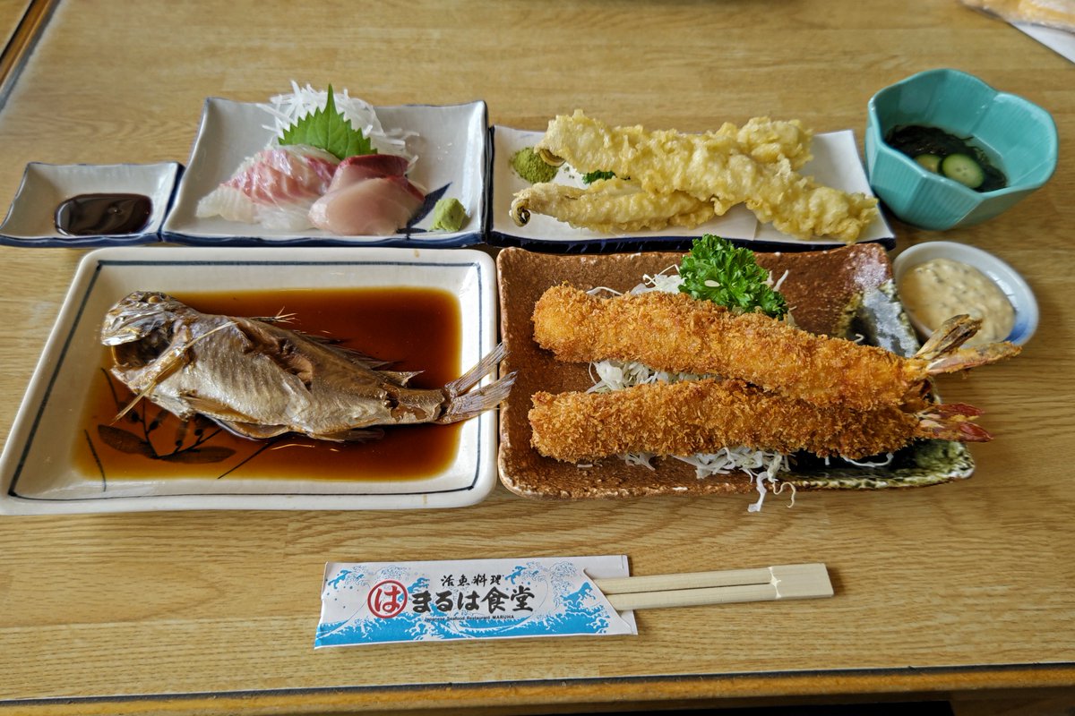 Ace_HOGUGU's tweet photo. たまにこういう名言見るとすごく納得するけど「見ただけで疲れが取れるわけもない」のでリフレッシュしに海に行ってエビフライ食べてクジ引きしたらエビフライのぬいぐるみもらえたからぬいぐるみとデートしてきた…アレ？リフレッシュの仕方これで合ってる？
#HOGUGU
#出張
#リラクゼーション
#名古屋 https://t.co/RiD9tUTvKA