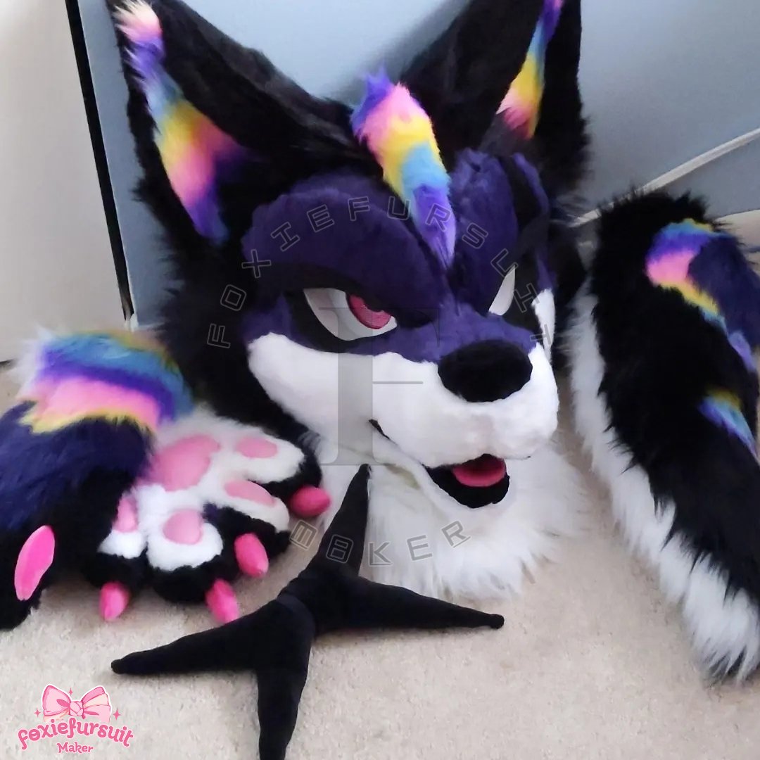 foxiefursuits's tweet photo. This Custom made was the second fursuit that I ever made, and I was so happy with how it turned out that I put it up for sale and was actually able to sell it! :D

I hope the current owner is off having fun with my creation and I'm so thankful for their support :)

#fursuitmaker #fursuitmaking #headbase #fursuitheadbase #fursuitwip #fursuitmakers #fursuit #foxfursuit