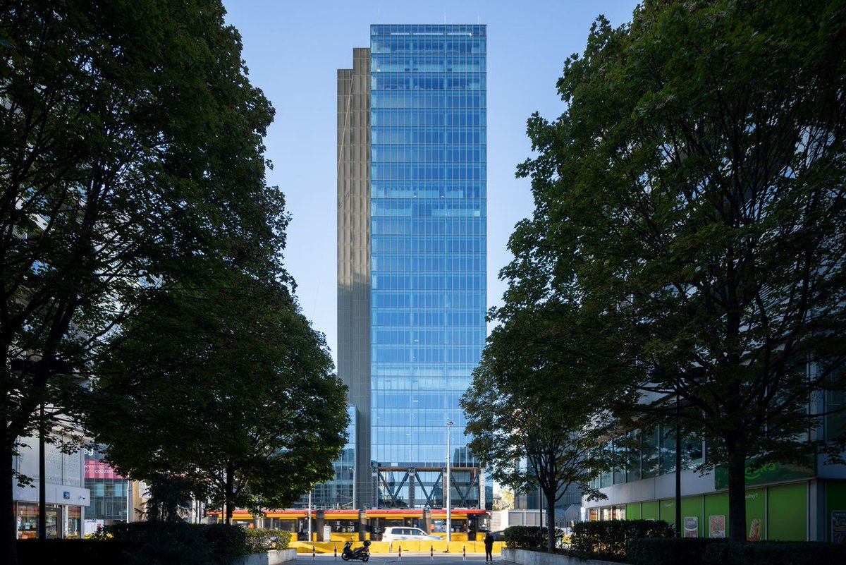 proptech_x's tweet photo. PROPTECH-X : Skanska and HID unveil Poland’s first digital-wallet access system to Warsaw dlvr.​it/TVr69s #digitaltransformation #realestate #Property #Proptech #startups https://t.co/nVVMyhzjRD