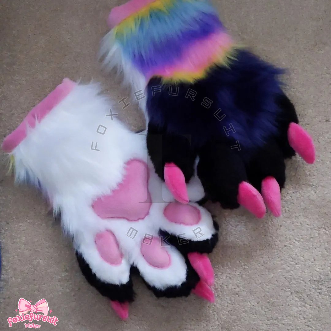 foxiefursuits's tweet photo. This Custom made was the second fursuit that I ever made, and I was so happy with how it turned out that I put it up for sale and was actually able to sell it! :D

I hope the current owner is off having fun with my creation and I'm so thankful for their support :)

#fursuitmaker #fursuitmaking #headbase #fursuitheadbase #fursuitwip #fursuitmakers #fursuit #foxfursuit