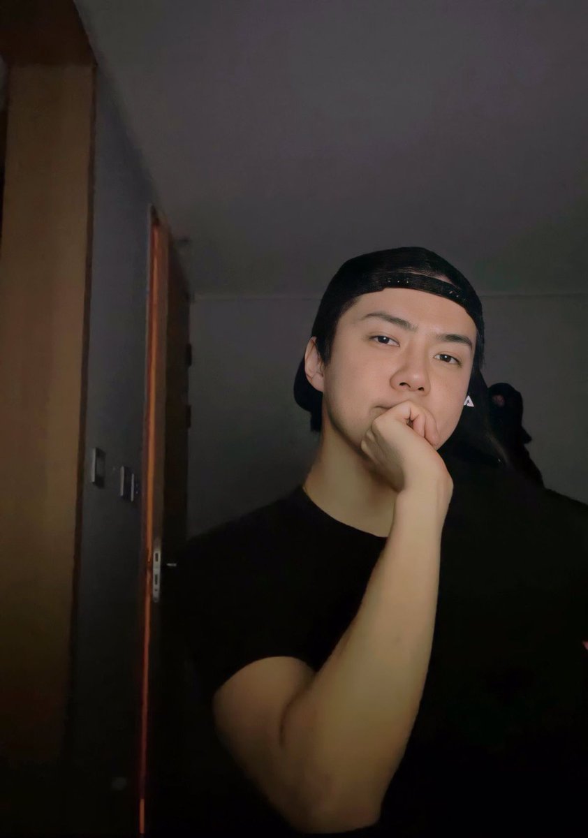 Baeekie__'s tweet photo. another one 🫡
sehun and i are mogging
#ExoLSelcaDay https://t.co/d7qC1Mr2q3