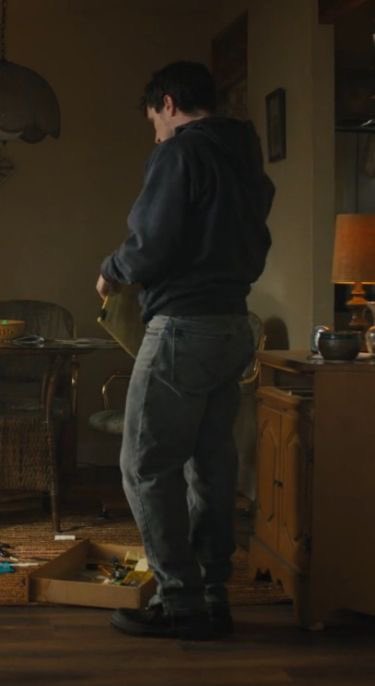 UPF0RREVIEW's tweet photo. https://t.co/itNL9BXUEH   i was laughing so hard on call last night when two oomfs discovered that mike (and josh) are 5'5 😭😭 my sweet short prince https://t.co/cyR4tgS5OQ
