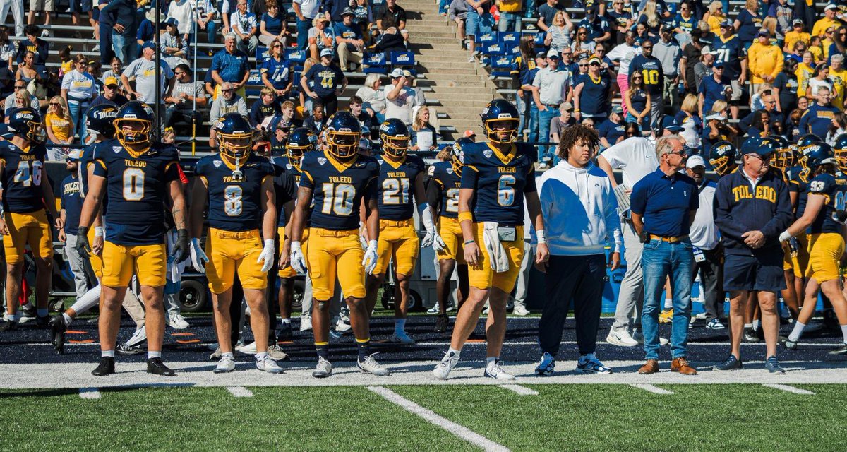 FCRecruits's tweet photo. LETS DISCUSS RECRUITING 

C/o 27, 28, 29 &amp; 30! If You Are Interested In Being Recruited By The University of Toledo  ( @ToledoFB ) COMMENT film, RETWEET &amp; DM us. We Are Sending Over Playmakers For Evaluation.

Coaches &amp; Parents Reach Out!

#TheHome🏭🏈 https://t.co/yKMKvAUD1r