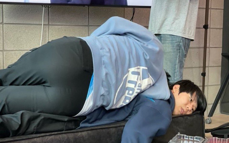 kiinpaghetti's tweet photo. I’m afraid lehends has always been bullied by people with big asses https://t.co/usvoTl3Iag