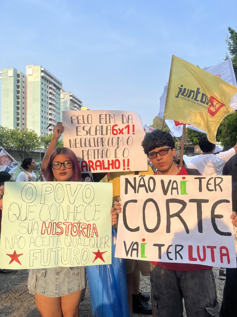 blopesniperby's tweet photo. NOSSO ATO NA UEA!!! TA LINDO, PESSOAL! https://t.co/O6IeGTZtER
