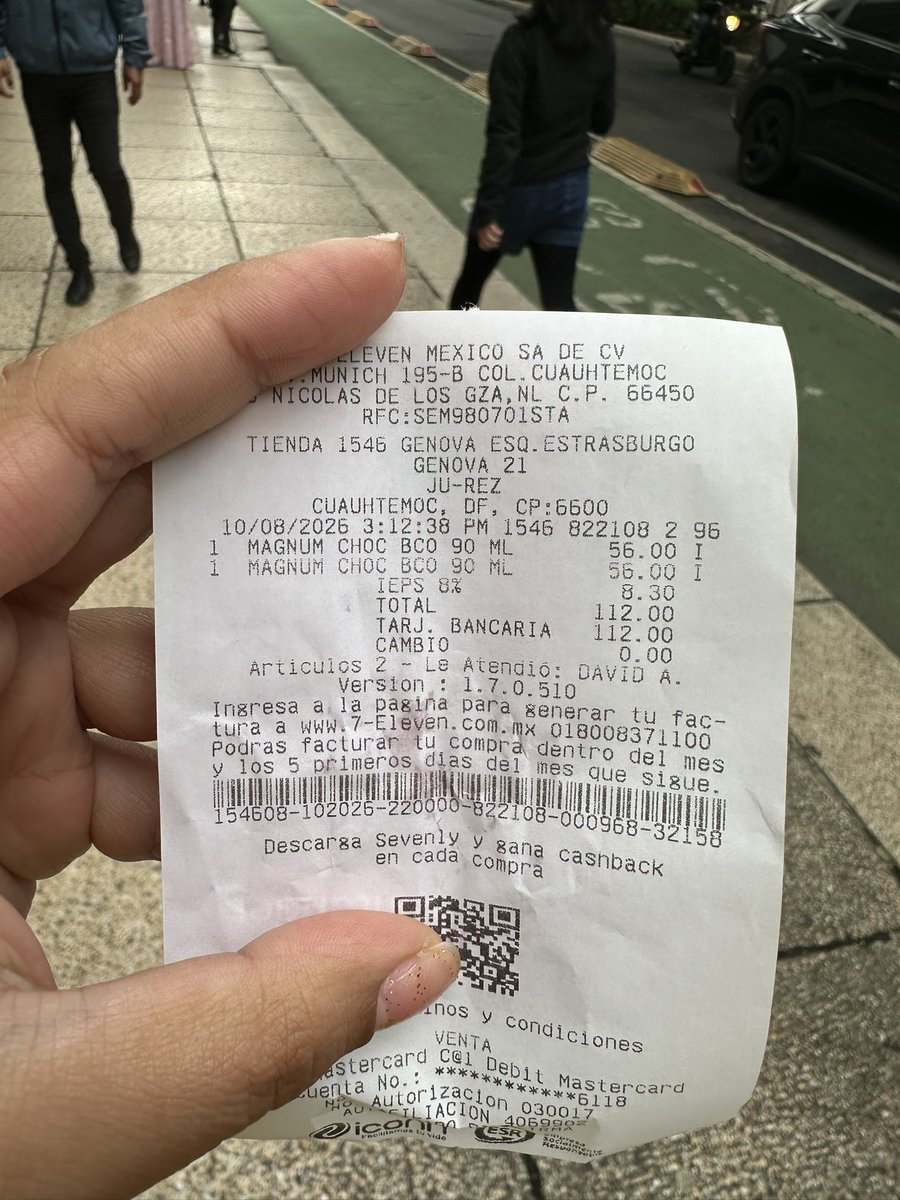 AmiMy99's tweet photo. @7ElevenMexico Muy mala experiencia el día de hoy en la sucursal que tienen sobre Génova,el cajero cobró mal los productos y no me quería hacer válida la promoción y todavía se enojó y lo peor es que supuestamente es el encargado. Cuiden más su atención al cliente,pésimo servicio https://t.co/ANwBTjSOcr