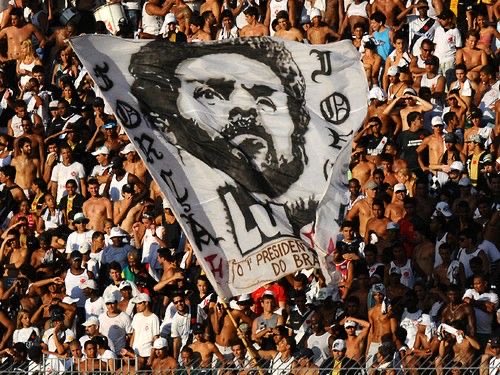 malu_864's tweet photo. @Empresario82286 @vascovascovsco pois o lado pl da torcida que deixe de torcer 🗣️ https://t.co/ogsuoDbeWZ