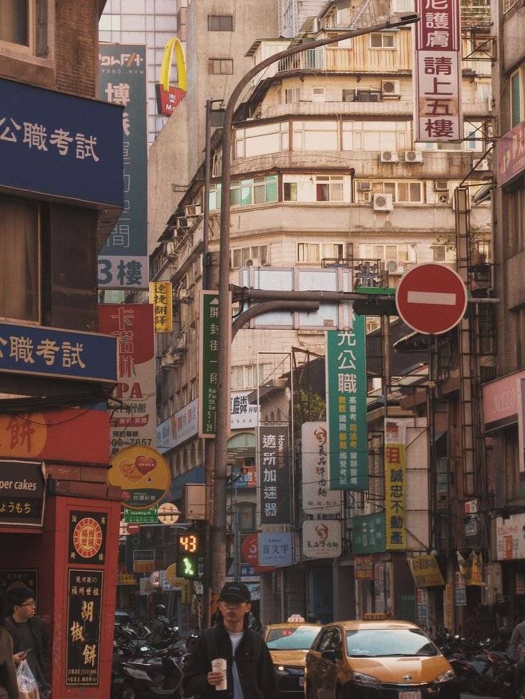 lunar_swoon's tweet photo. My next read is Taipei Story by R.F Kuang! This is only my second time reading a Kuang novel but I'm super exited for it 💙 https://t.co/YROUJjSjkL