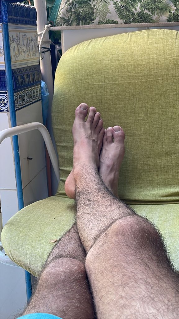 master_madriddd's tweet photo. Maricones a mis pies 😂😂👣👣🦶🏽��💶💶💶 #findom #cashmeet https://t.co/3ddjsNCpDx
