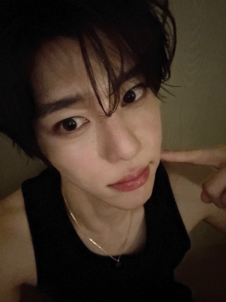 sioninism's tweet photo. ani mwohaeee~~ 

#nsd #nctzenselcaday #sion #시온 #nctwish https://t.co/2I4qAq3iW4