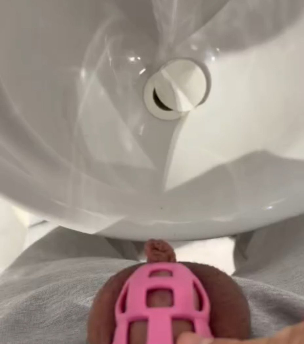 _Domprincess_'s tweet photo. My slave pisses in a pink cage after 10 days of Locktober (0:25 min)
Pathetic 
Full video: https://t.co/LO2yCz9ufe https://t.co/UZGfxNhAKQ