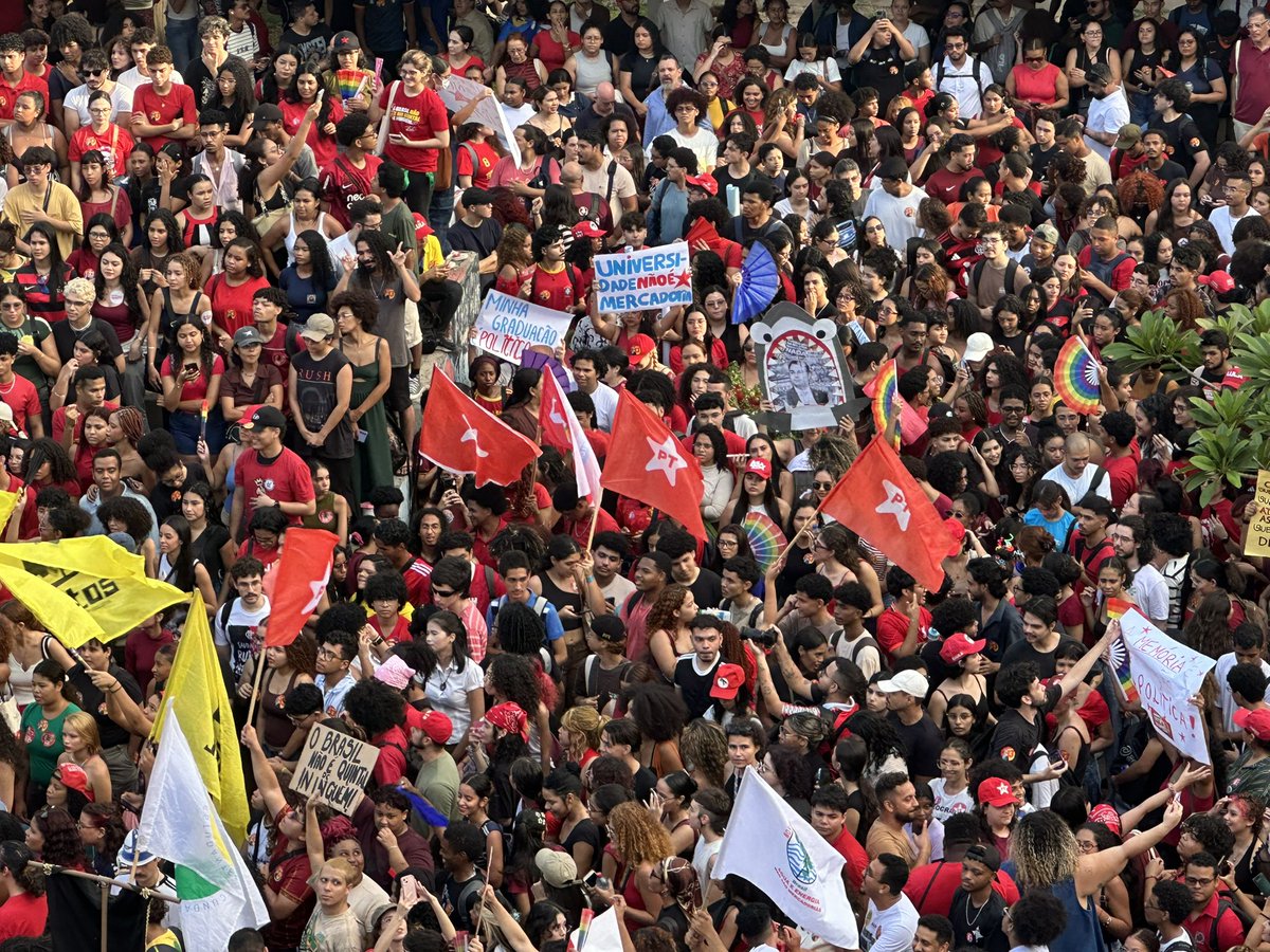 docinhopistola's tweet photo. UNIVERSIDADE FEDERAL DO MARANHÃO DECLARA APOIO A LULA!!!!!!!!!! #lula2027 https://t.co/XUF20hrO3m