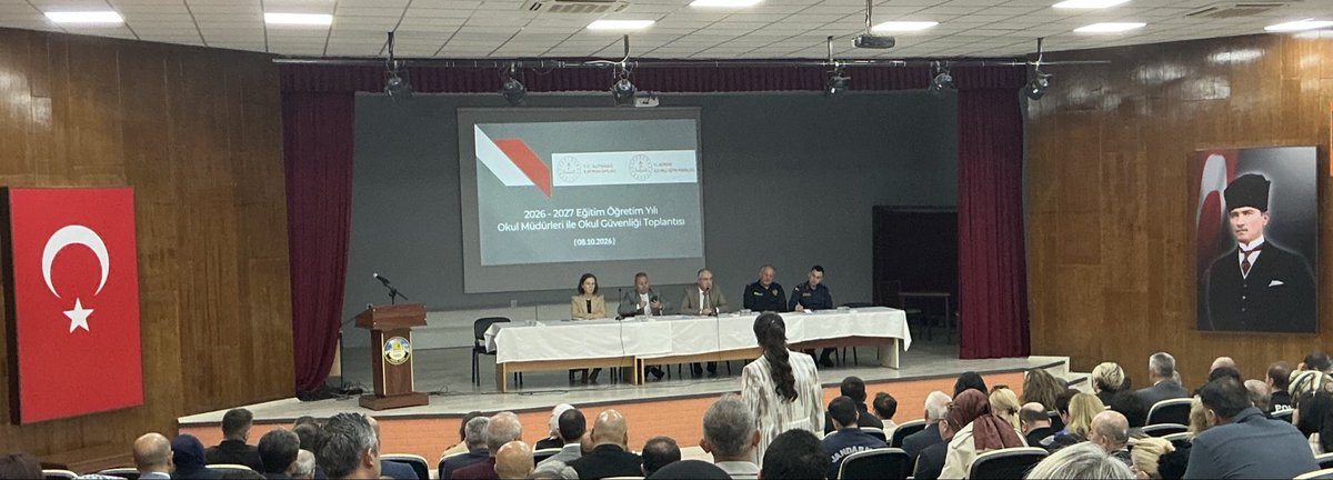 MuammerSahinOO's tweet photo. 2026-2027 Eğitim Öğretim Yılı Okul Müdürleri ile Okul Güvenliği Toplantımızı Altındağ Kaymakamımız Sayın Bülent BAYRAKTAR başkanlığında İlçe Emniyet Müdürümüz, İlçe Jandarma Komutanımız, İlçe Milli Eğitim Müdürümüz ve İlçe Sağlık Müdürümüzle gerçekleştirdik. 

@HasanYILDIRIM61 https://t.co/OrhXGrmnMq