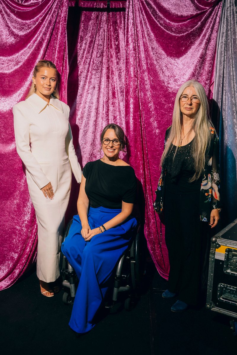 LeedsIntFest's tweet photo. "When something happens and a door closes, there's always another way" - Dame Evelyn Glennie

Dame Evelyn Glennie and Tasha Ghouri joined Dr Hannah French on succeeding in a world not built for you🎤

For more 👉 https://t.co/yGfLGIW0MI
#LIFI26 #Welcometoleeds https://t.co/rJyFHJCspZ