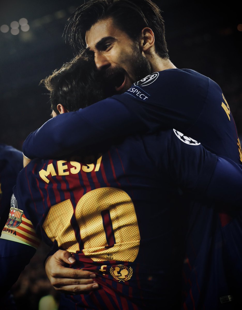 M10GOAT's tweet photo. هل شاهدت مباراة تكريم ميسي مع الأرجنتين❓

أندريه غوميز: "بالتأكيد، إنه مشهد تاريخي، مشهد استثنائي بكل المقاييس. 

والجانب الحزين، كما قال ليو في نهاية المباراة، هو أن عليه أن يترك شيئًا يشعر بسعادة كبيرة تجاهه؛ أن يلعب ويدافع عن ألوان المنتخب وبلده.

وبالنسبة إلينا كمشجعين، فإن ما نعيشه ونستمتع به مع هؤلاء اللاعبين الكبار يحمل جانبًا مؤسفًا، وهو أنهم في يومٍ ما سيتوقفون عن اللعب.

وليس أمامنا سوى أن نشكره على كل شيء، وعلى دفاعه عن ألوان منتخبه وبلده بالطريقة التي فعل بها. وأعتقد أن الاحترام الذي يكنّه له الجميع أمر لا يُنسى.

لذلك، ليس لدي الكثير لأقوله، لكنني متأكد أن أي لاعب لعب إلى جانبه، واستمتع باللعب معه، سيقول لك الشيء نفسه الذي أقوله الآن."
