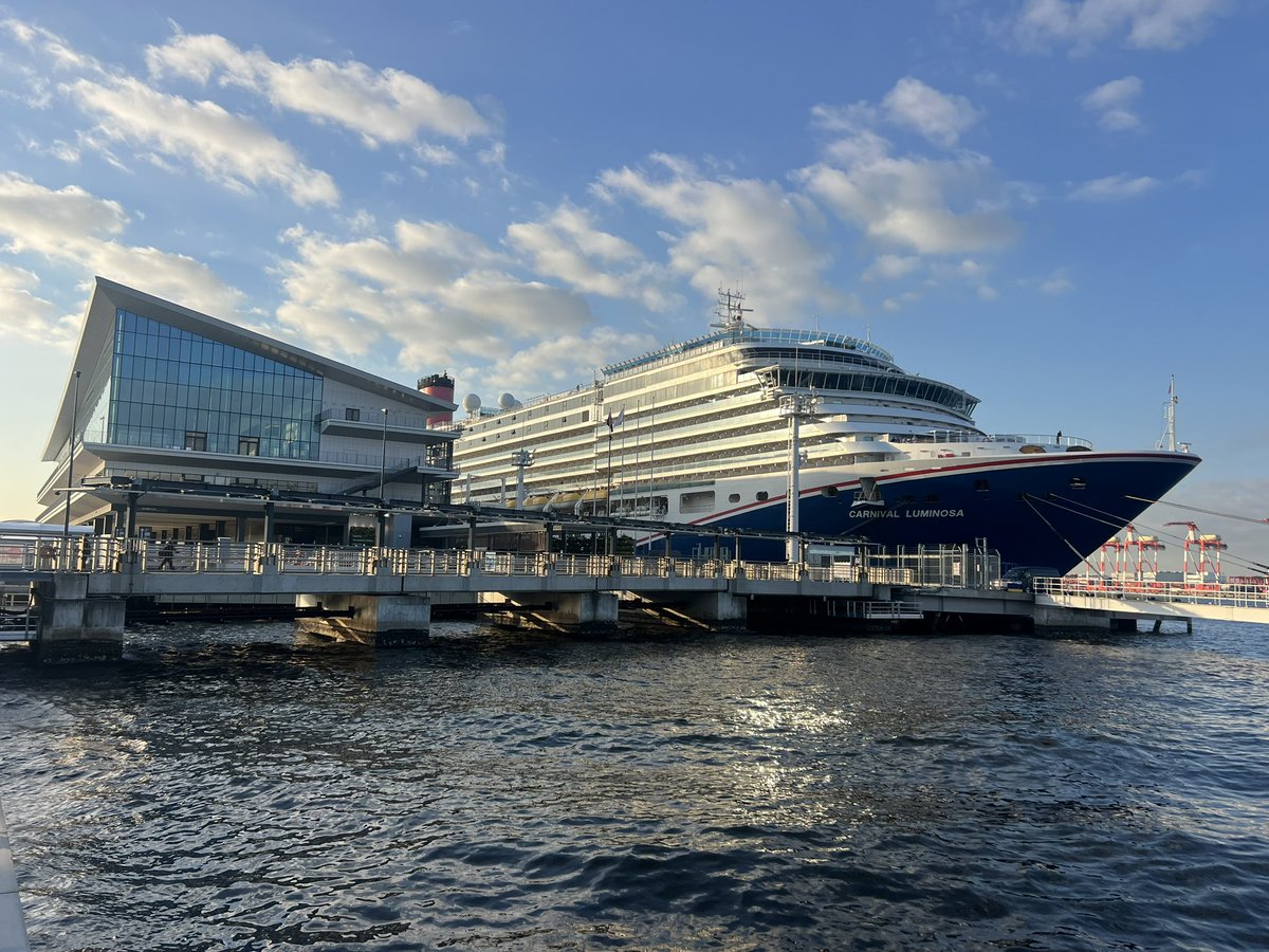 tetsuG1016's tweet photo. #Carnival_Luminosa
#カーニバルルミノーザ
#CRUISE
#クルーズ
#東京国際クルーズターミナル https://t.co/tBSaxRPnSC