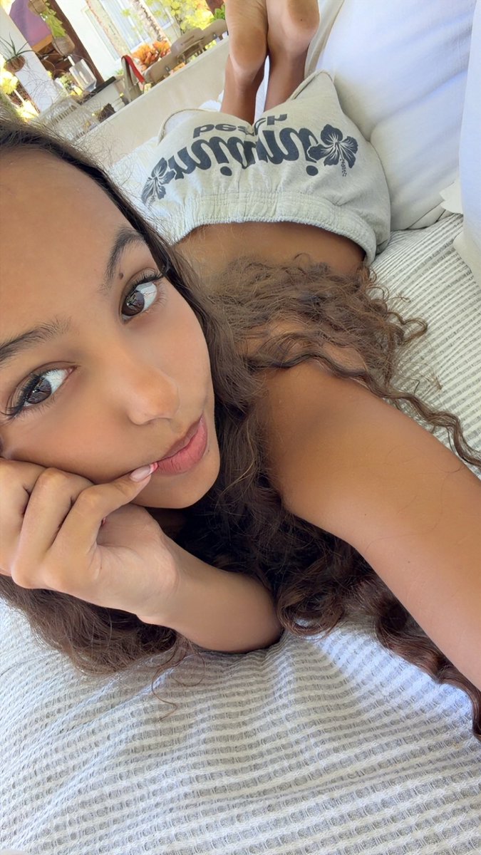 ashleyfeles's tweet photo. Just between us what u think of me?🙈 https://t.co/3MJK9zbqvN