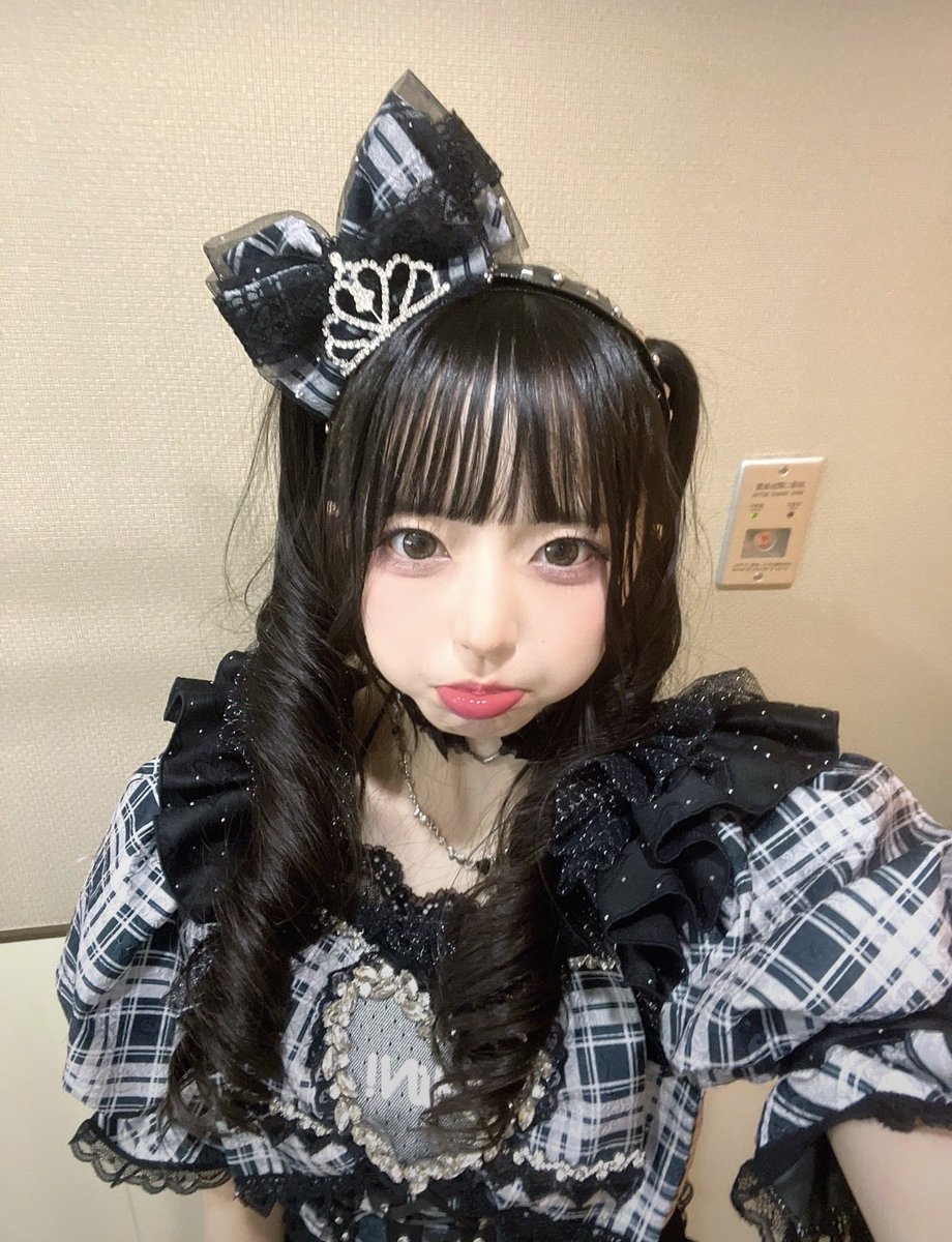 anon_nyan4's tweet photo. iMiN!どハマり中…( T𖥦T )ᶻƶ🤍
雪聖いぶちゃん可愛すぎるLIVE行ってみたい( т т )♡♡
 #iMiN!  #雪聖いぶ https://t.co/uRSyRLnnOZ