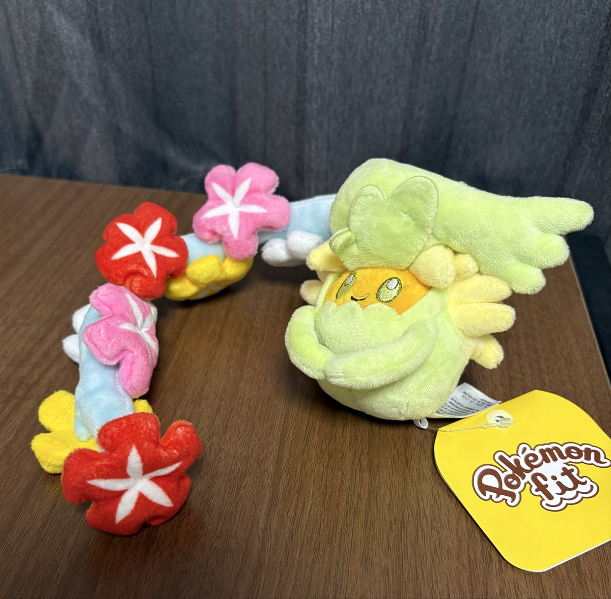 Nakotalo's tweet photo. キュワワーのfit、ちゃんと輪が手から離せるようになってるからいろんなポケモンに寄生できる。ユナイト民はもれなく買いましょう https://t.co/vdwXuDZKsw