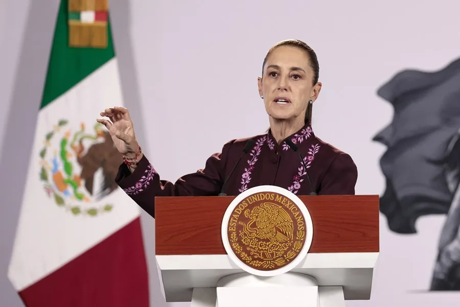 infopublicave's tweet photo. 📢La presidenta mexicana, Claudia Sheinbaum, anunció este #8Oct que recibirá al embajador de Estados Unidos en México, Ronald Johnson, durante un encuentro con empresarios de ambos países. https://t.co/H9qB9KkrFQ