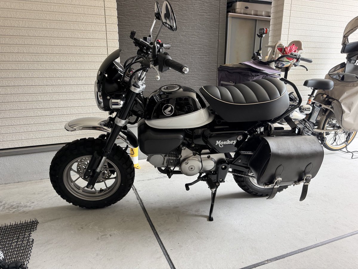 RO__fitness's tweet photo. バイク乗りって多趣味な人多くない？🏍️

俺はZ900RSとモンキー125乗ってるけど、
バイク降りたら筋トレとランニング💪🏃

最近はHYROXにも挑戦中🔥

バイク乗りのみんな！
バイク以外のガチ趣味って何？😏

意外な趣味の人おりそう😂

#バイク好きと繋がりたい
#筋トレ
#Z900RS
#モンキー125 https://t.co/JB6Sudchin