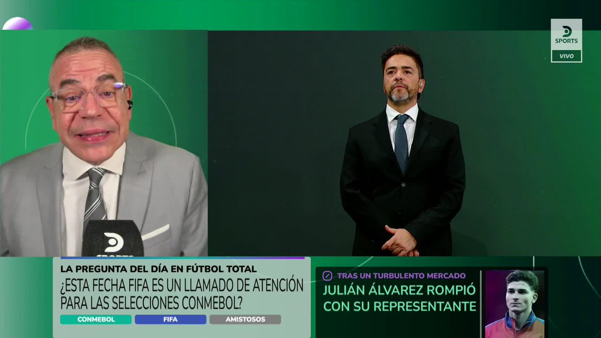 A split-screen broadcast from "Fútbol Total" features a commentator on the left and a man in a suit on the right, with graphics asking "LA PREGUNTA DEL DÍA" and noting "JULIÁN ÁLVAREZ ROMPIÓ CON SU REPRESENTANTE" alongside a small image of Álvarez, relating to discussion of Messi's departure from Argentina's national team.