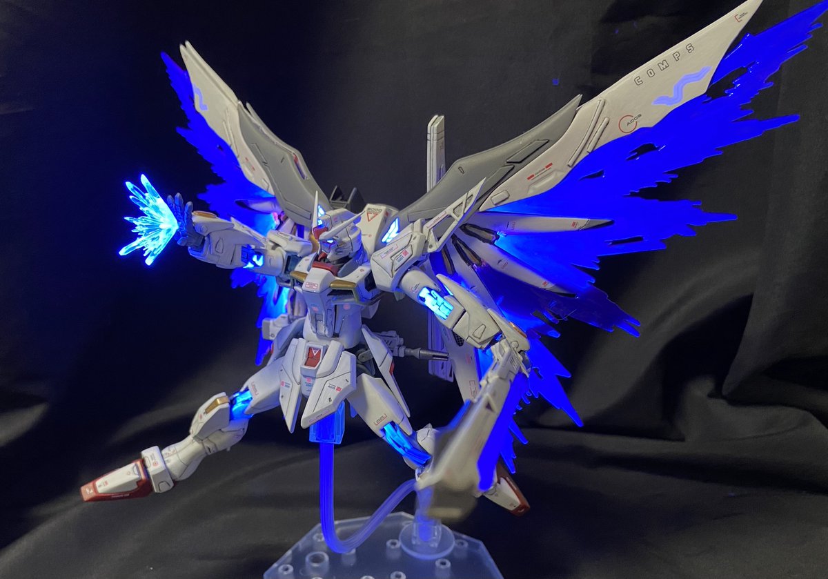 NoshugyoNolife's tweet photo. #集え筆塗りガンプラ 
スプレーも試したけど結局筆塗りに落ち着く笑 https://t.co/l4GUFZDF46