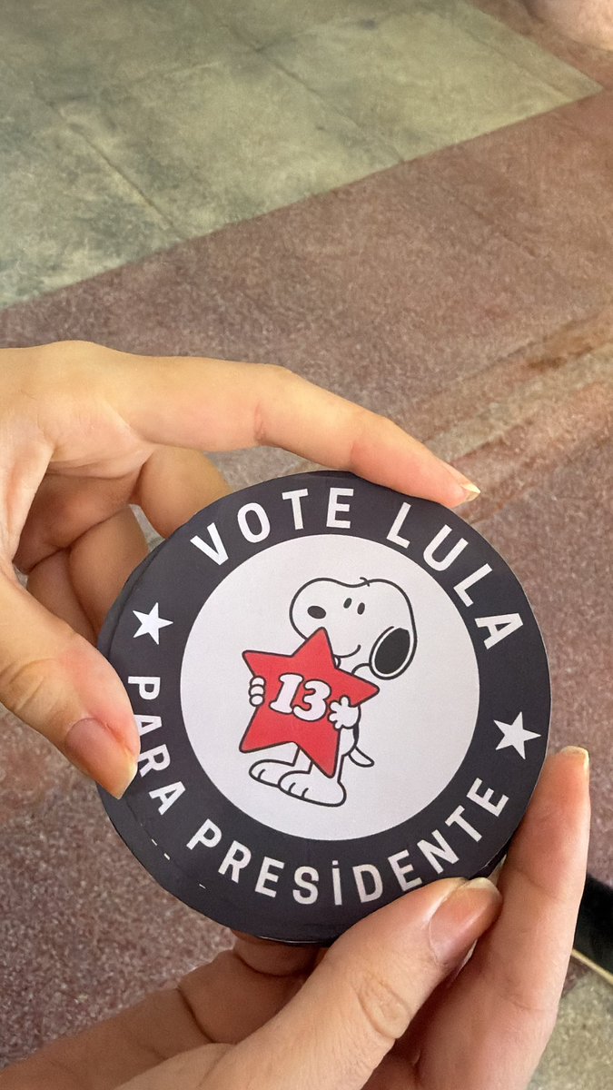 whoisabelp's tweet photo. era meu sonho votar com um desse https://t.co/2evPP3sY3o