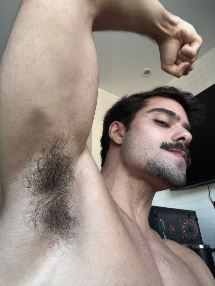 FindomAlt's tweet photo. My sweaty pits’ scent leaks from your phone https://t.co/l56osrZ6GM