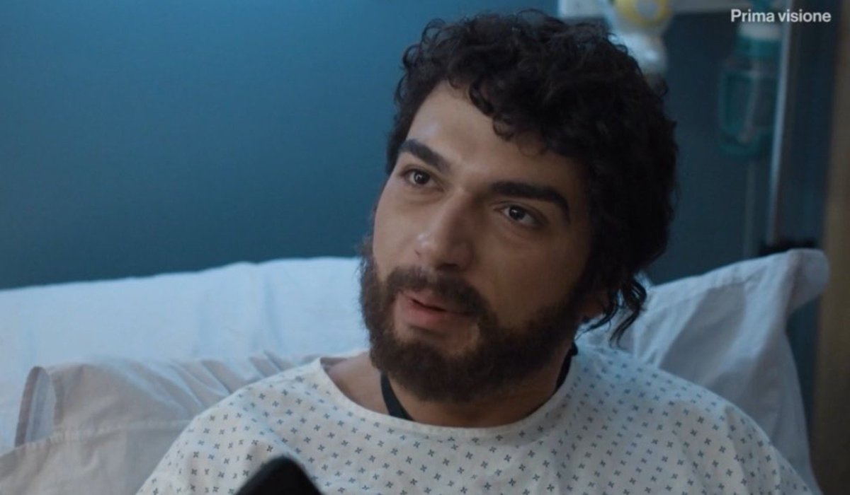 _daemme_'s tweet photo. federico lentini è sceso dalla nave di sopravvissuti ed è passato direttamente dall'ambrosiano

#DocNelleTueMani4 https://t.co/49wQ3KxRg4