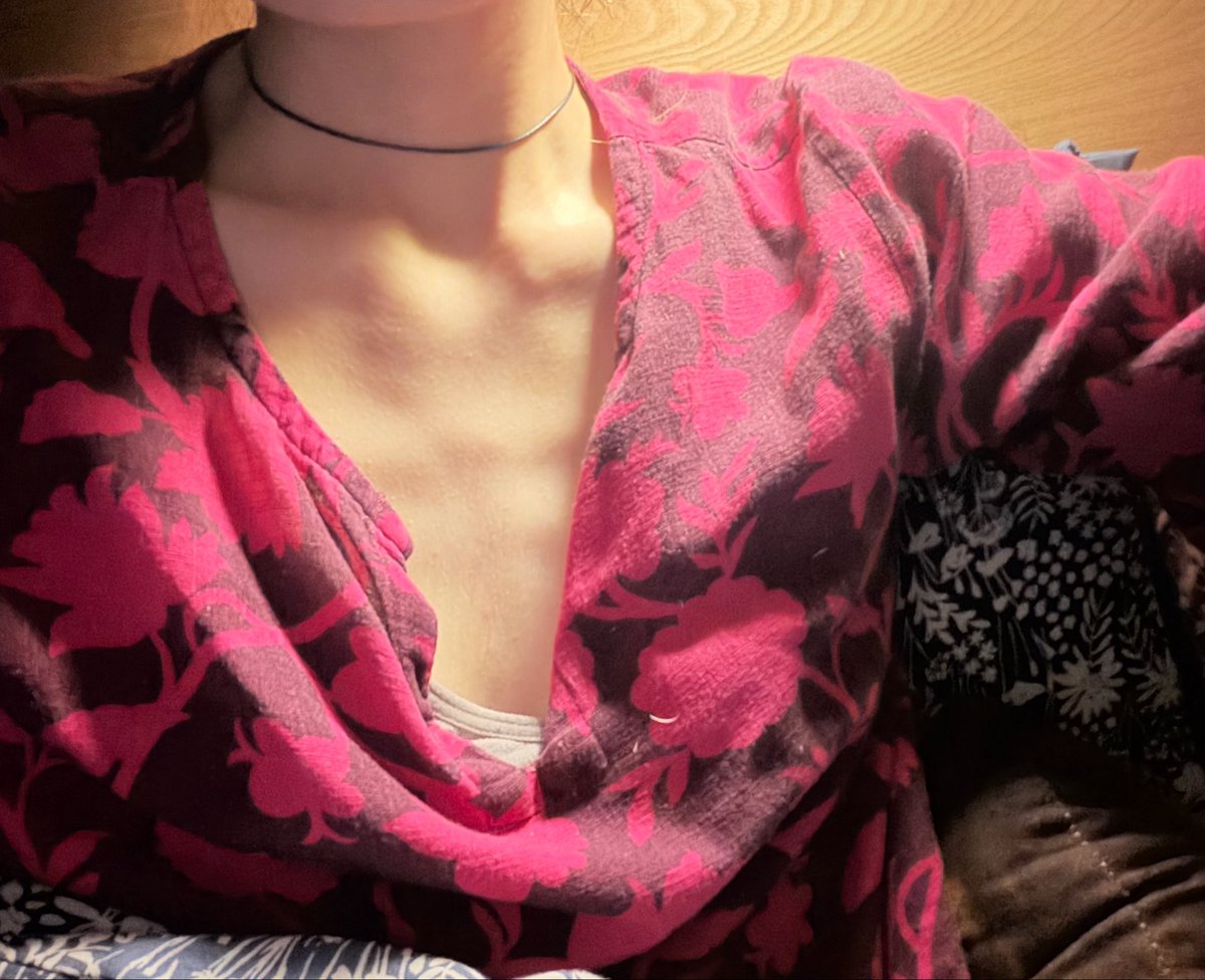 heartst4rs's tweet photo. bmi 13.9 as of this morning…. i thought id finally feel valid once i was in the 13s but i still feel like a fraud cause i eat like a fatass cow every day . i feel like everyone can tell. #edrtwt #bodycheck #fatspo #shed #shedtwt #edr https://t.co/VoXUi8zQa9