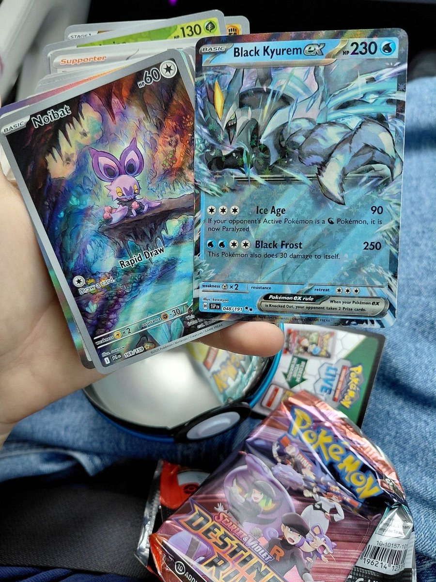 poke_loot1's tweet photo. Friday 😊 https://t.co/y1mOB0Dh6U