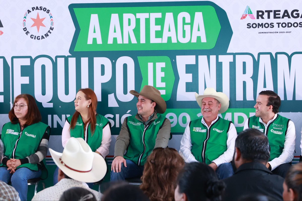 gelizondop's tweet photo. ¡En equipo le entramos por #Arteaga! 💪🏻

Acompañé a nuestro Gobernador @manolojim y a la alcaldesa Karen Sanchez Flores en el arranque de la perforación de un nuevo pozo de agua. Con el trabajo de nuestro Gobernador, seguimos impulsando acciones para que haya más agua para las familias de #Coahuila. 🤝🏻

#CoahuilaPaDelante #APasosDeGigante #MejoraCoahuila #PuroJale