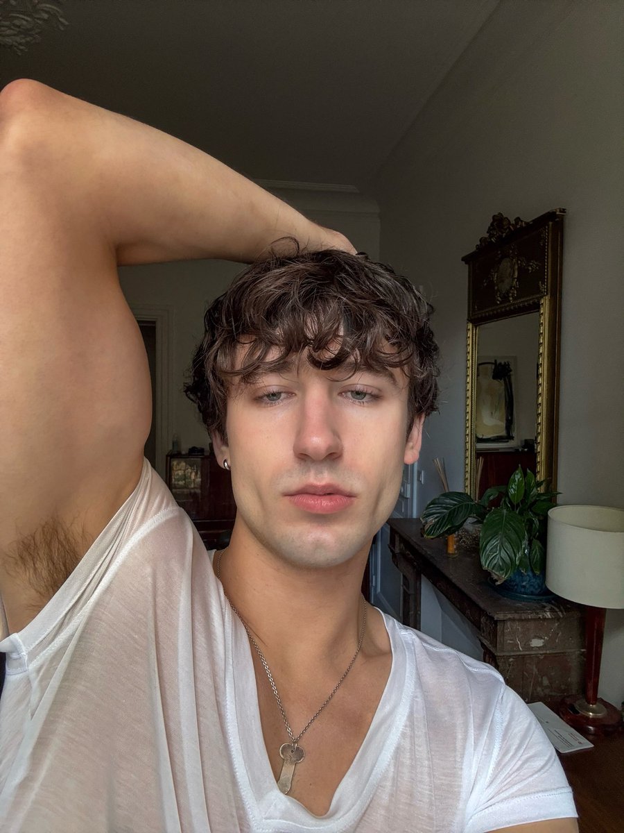 Mat190701's tweet photo. Working from home today https://t.co/V0uQwoSS4B