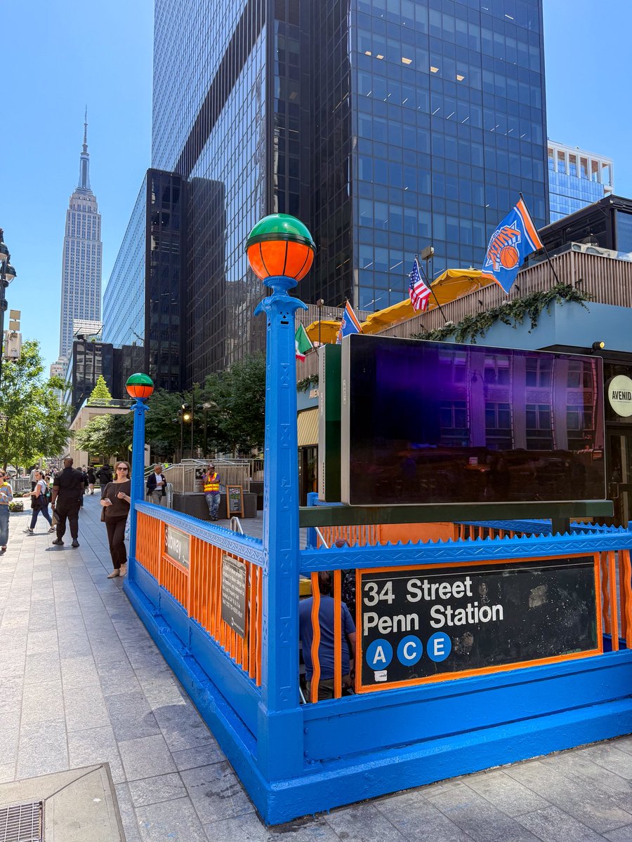 34thStNYC's tweet photo. Your @nyknicks are back in The Garden tonight 🙂‍↕️💙. https://t.co/WIx1CaiCAm