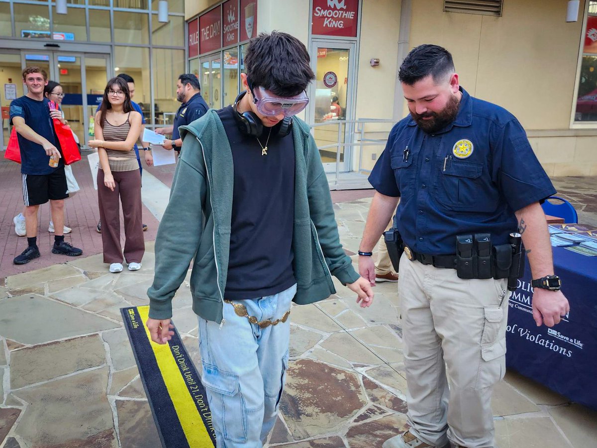 TexasABC's tweet photo. TABC joined @UTSA for their National Night Out to connect with students and staff about the dangers of drunk driving.

Thank you to everybody who stopped by to meet our agents! Your choice can save a life. https://t.co/hbKDU7BNax